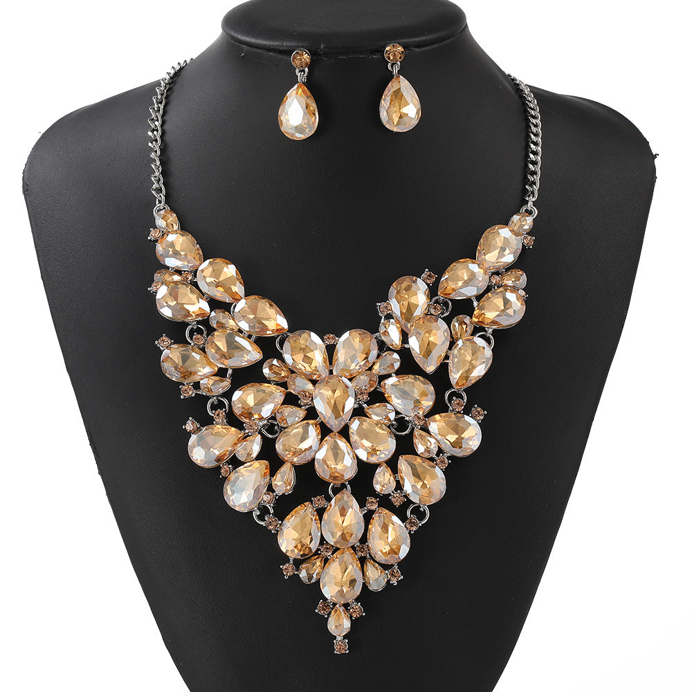 Vintage Asymmetrical Teardrop-Shaped Alloy Necklace Set with Rhinestone Inlay and Plated Finish for Women