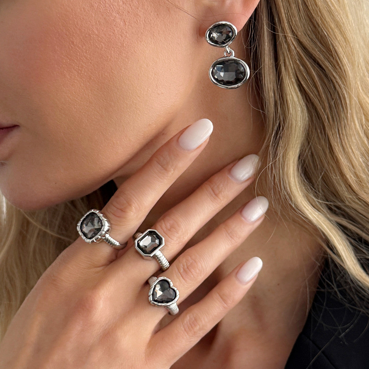 Minimalist Square Geometric Zinc Alloy Plated Ring with Grey Rhinestone for Women