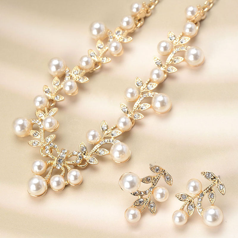 Set di collana con catena a serpente in lega placcata perla floreale bohémien e orecchini per le donne gioielli per feste di matrimonio