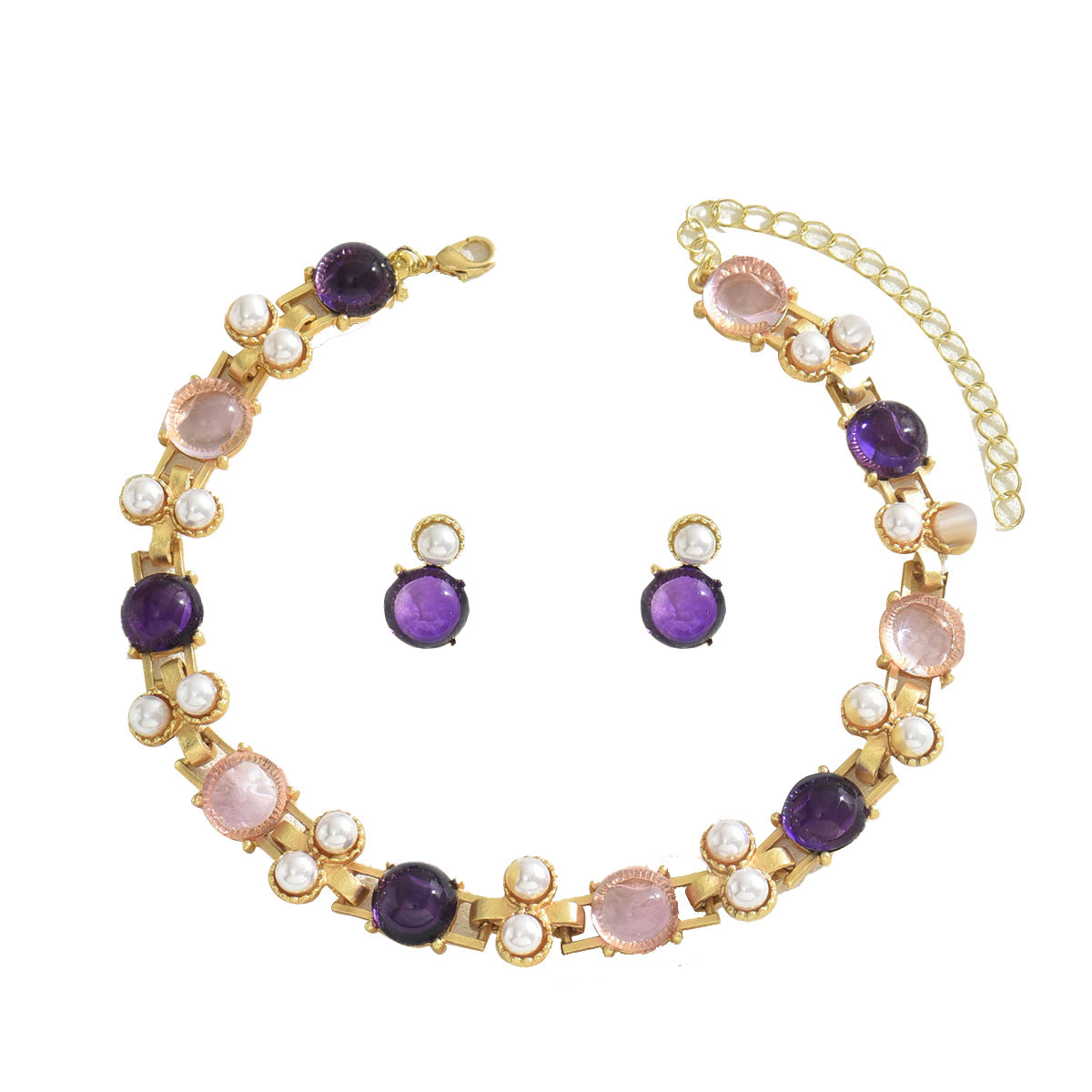 Conjunto de collar con colgante geométrico dulce y fresco y pendientes de tuerca de cobre con incrustaciones de diamantes de imitación bañados en oro