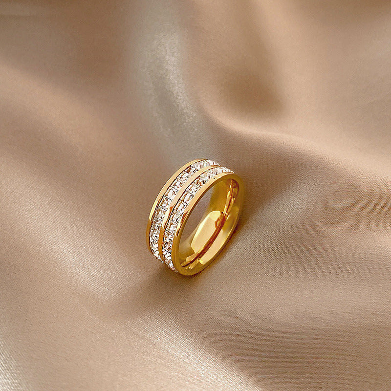 Anello Minimalista Geometrico in Acciaio al Titanio con Zirconi per Uomo e Donna, Anello di Moda Placcato Sottovuoto