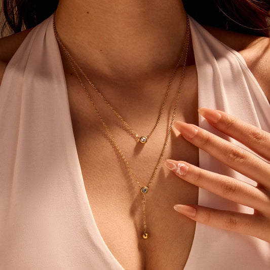 Collana con ciondolo a nappa a doppio strato minimalista in acciaio inossidabile con finitura galvanica da donna
