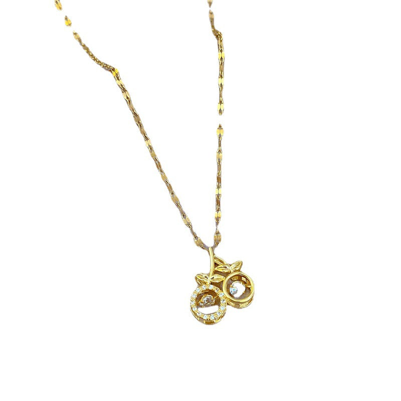 Collana da donna con ciondolo a ciliegia geometrica in acciaio al titanio di lusso, catena delicata per clavicola con intarsio in strass micro-pavé