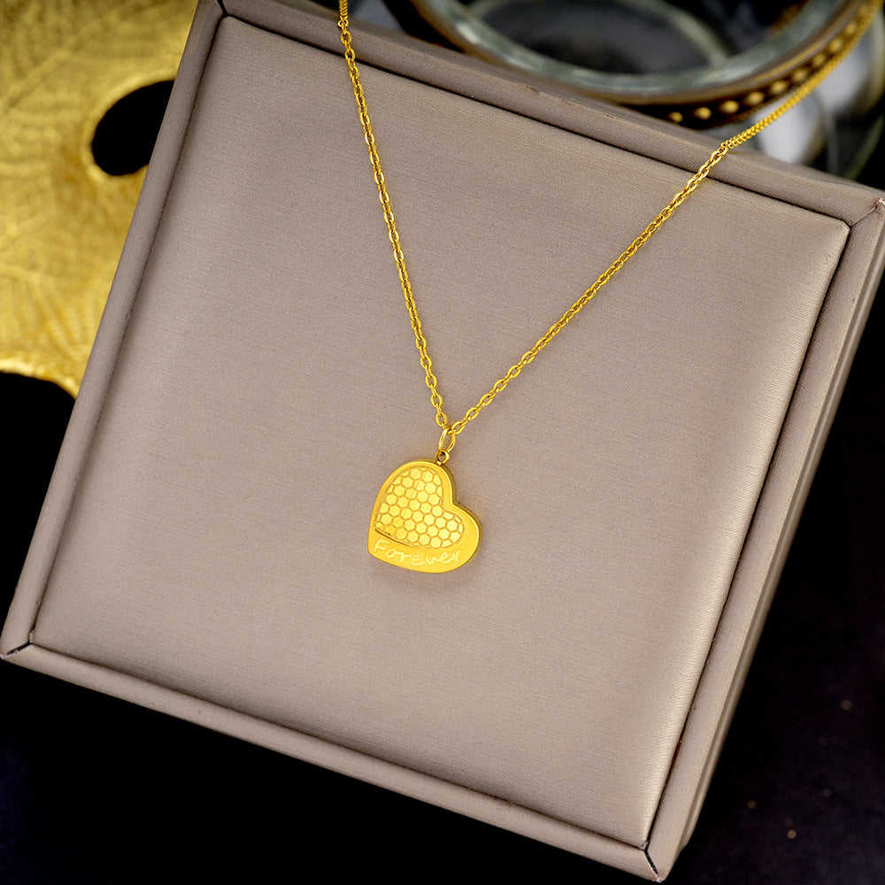 Collana Pendente Lettera a Cuore Minimalista da Donna in Acciaio al Titanio con Finitura Placcata