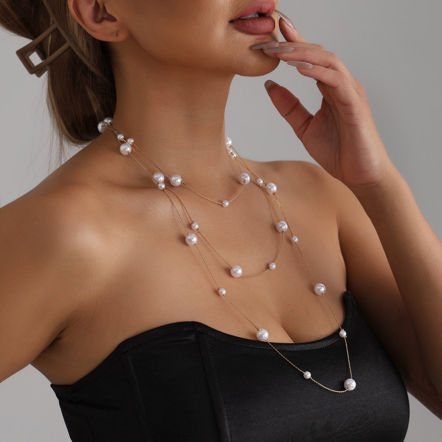 Vintage Geometric Round Alloy Plated Pearl Layered Necklace for Women