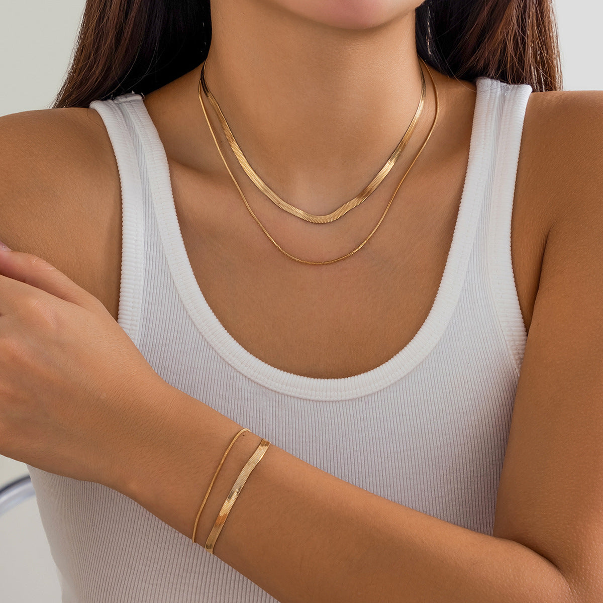 Collar Minimalista con Cadena de Serpiente en Forma de V para Mujer, Colgante Geométrico de Cobre con Acabado Galvanizado