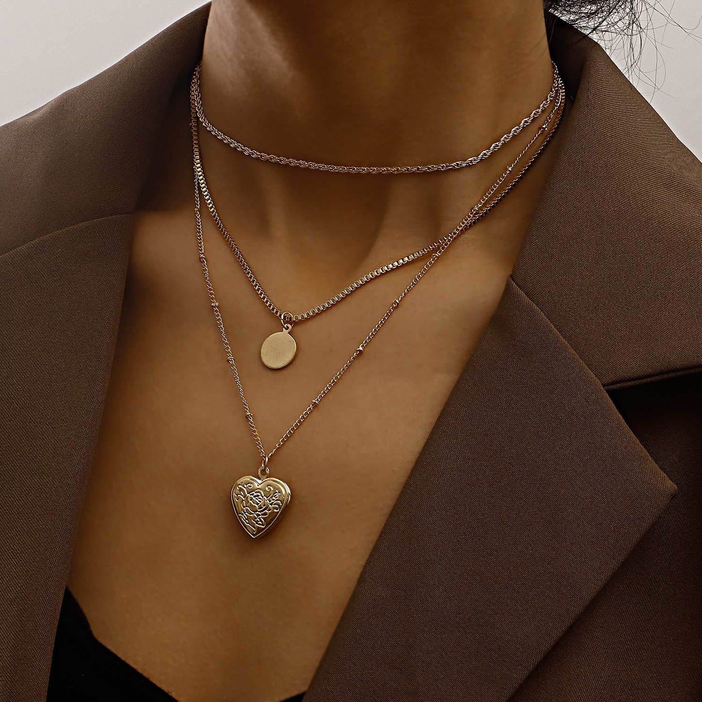Vintage Minimalist Round Heart Pattern Pendant Necklace for Women Alloy Plated Box Chain Multi-Layer Neckwear