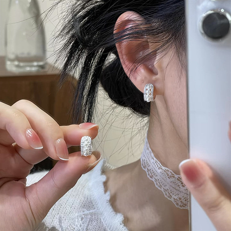 Orecchini a Perno Minimalisti Geometrici con Perle e Accenti di Zirconi, Perni in Acciaio Elettroplaccato, Gioielli da Orecchio Eleganti e di Lusso per Tutti i Giorni da Donna