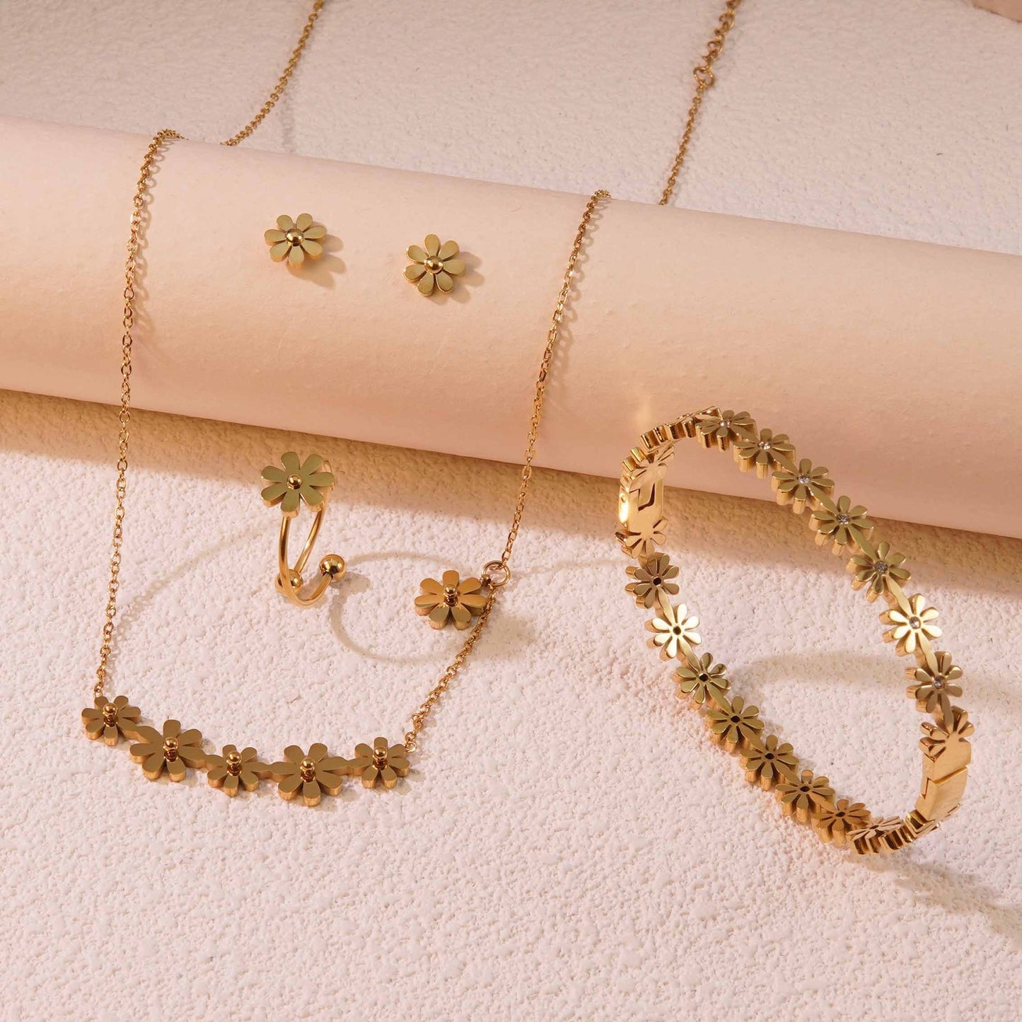 Elegant Stainless Steel Daisy Flower Jewelry Set Plated Necklace Earrings Bracelet for Women