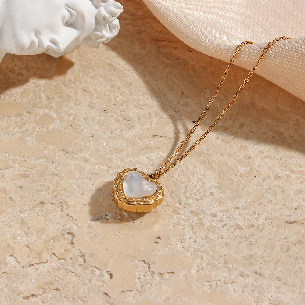 Vintage Heart-Shaped Stainless Steel Pendant Necklace with 18K Gold Plating for Women
