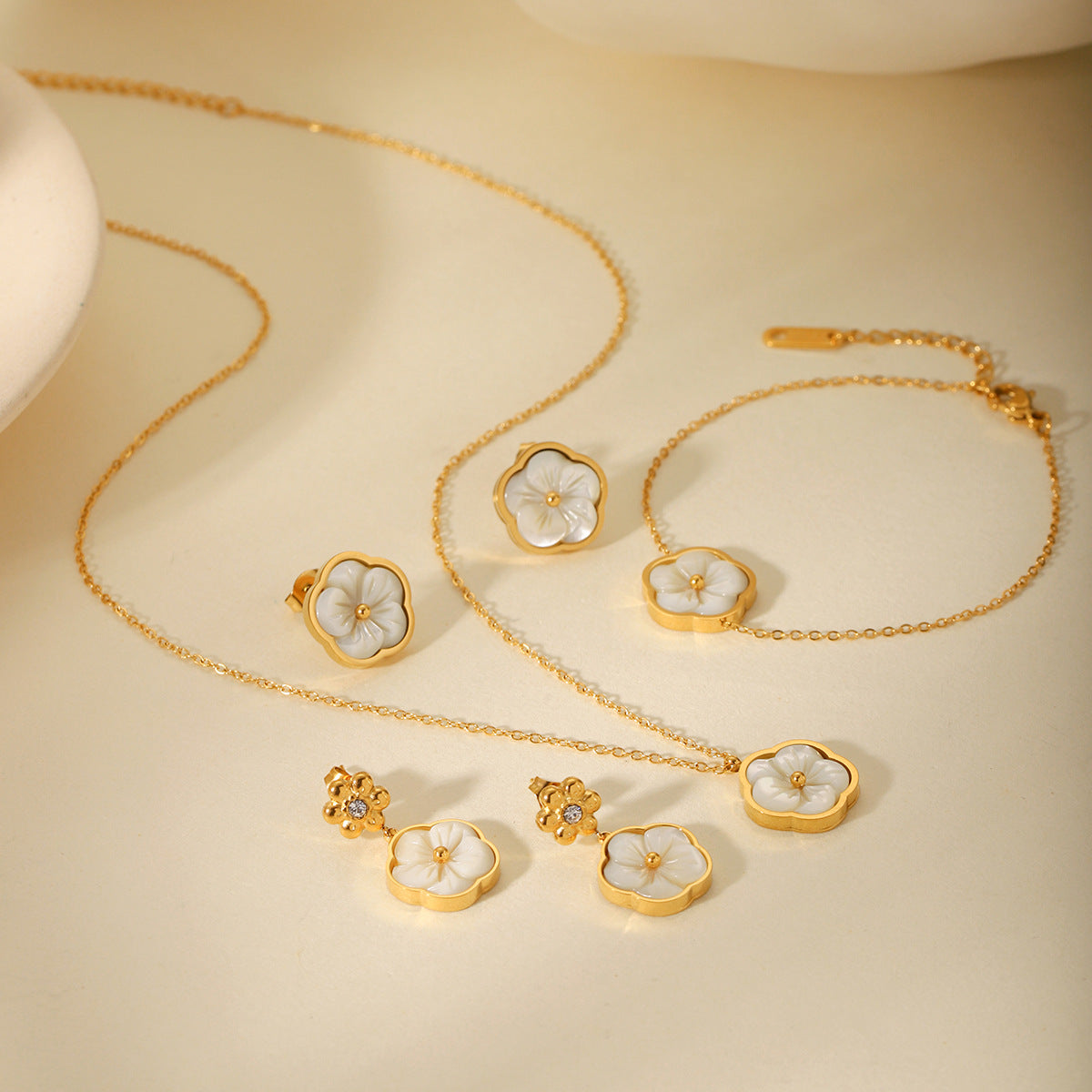Minimalist Floral Stainless Steel Necklace with Zircon and Mother-of-Pearl Inlay Pendant on Cross Chain for Women