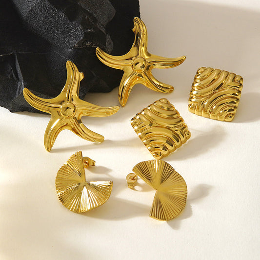 Aretes de acero inoxidable cuadrados bañados con diseños elegantes de hojas geométricas y estrellas de mar para mujer