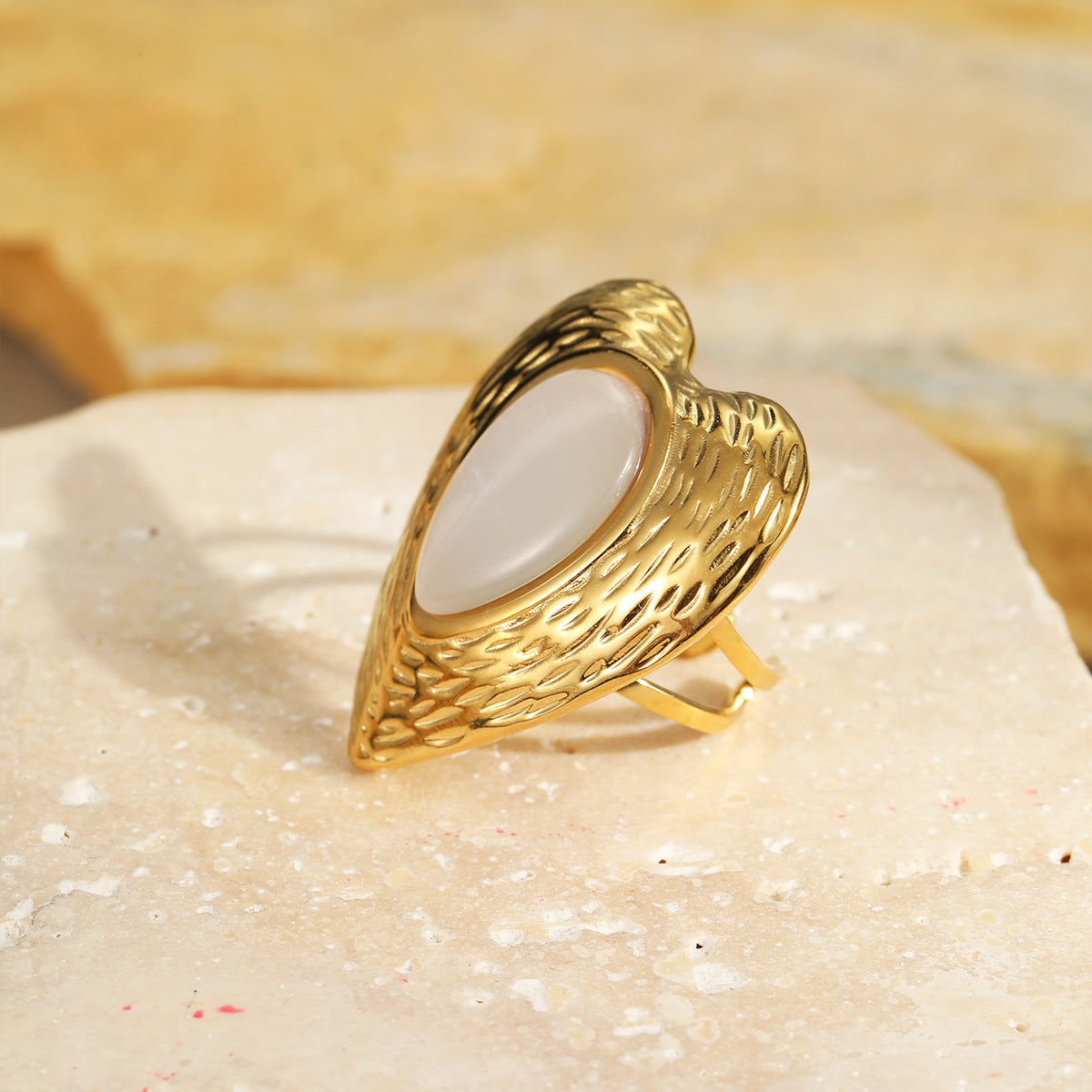 Luxury Vintage Oversized Heart-Shaped Titanium Steel Ring with Cat's Eye Stone Inlay and Gold Plating for Women