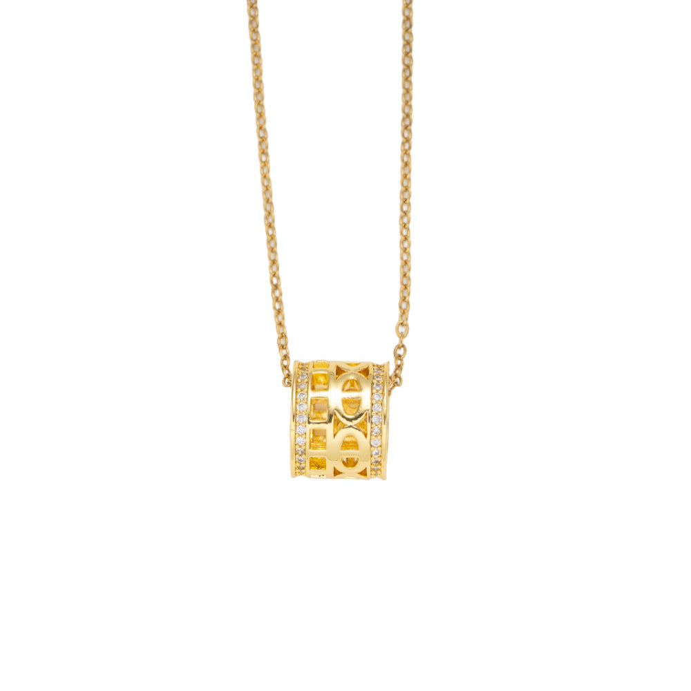Collana con ciondolo a naso di maiale minimalista in acciaio al titanio con intarsio di zirconi, placcata oro, catena a O, leggera ipoallergenica per clavicola da donna