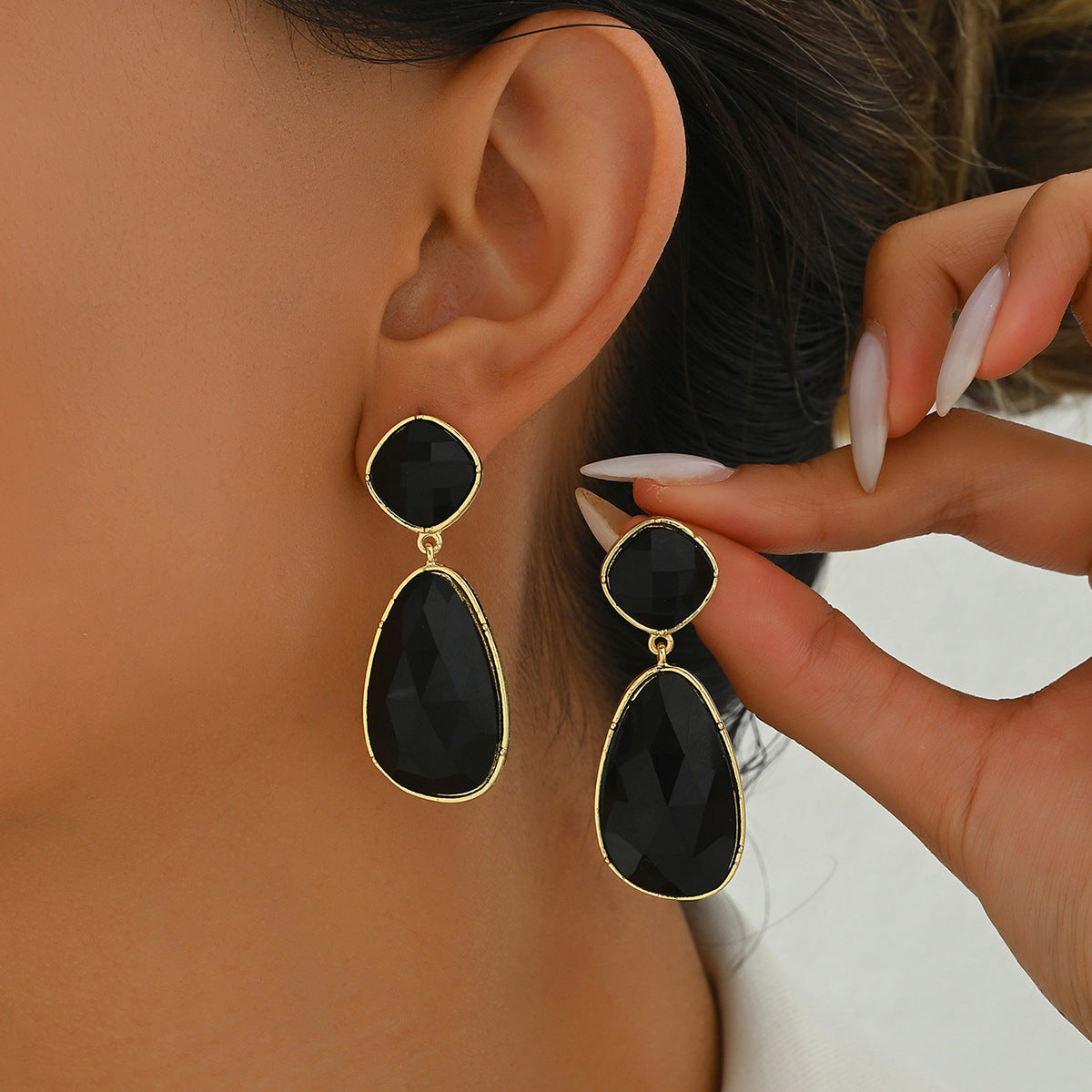 Pendientes de mujer geométricos de aleación de zinc con incrustaciones de piedras preciosas, aretes minimalistas de moda para la oficina