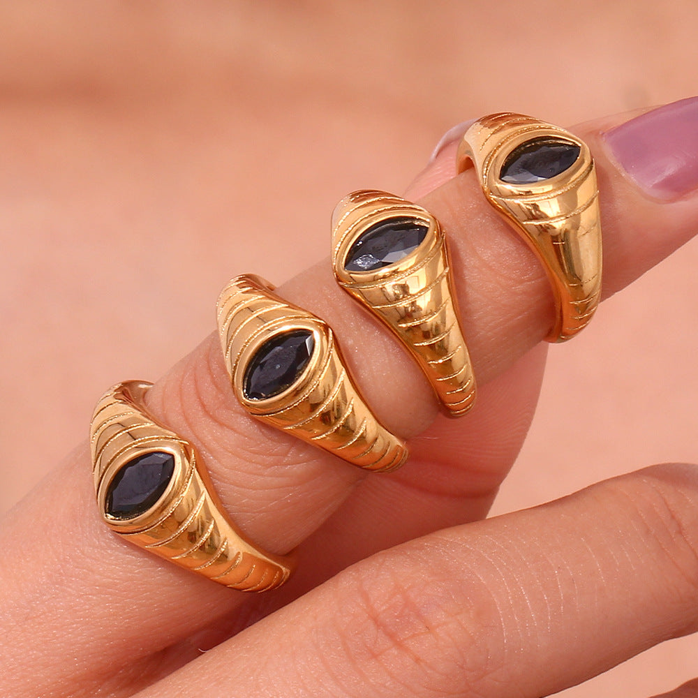Anello da donna alla moda, vintage, geometrico, in acciaio al titanio placcato oro 18 carati con zircone nero a marquise
