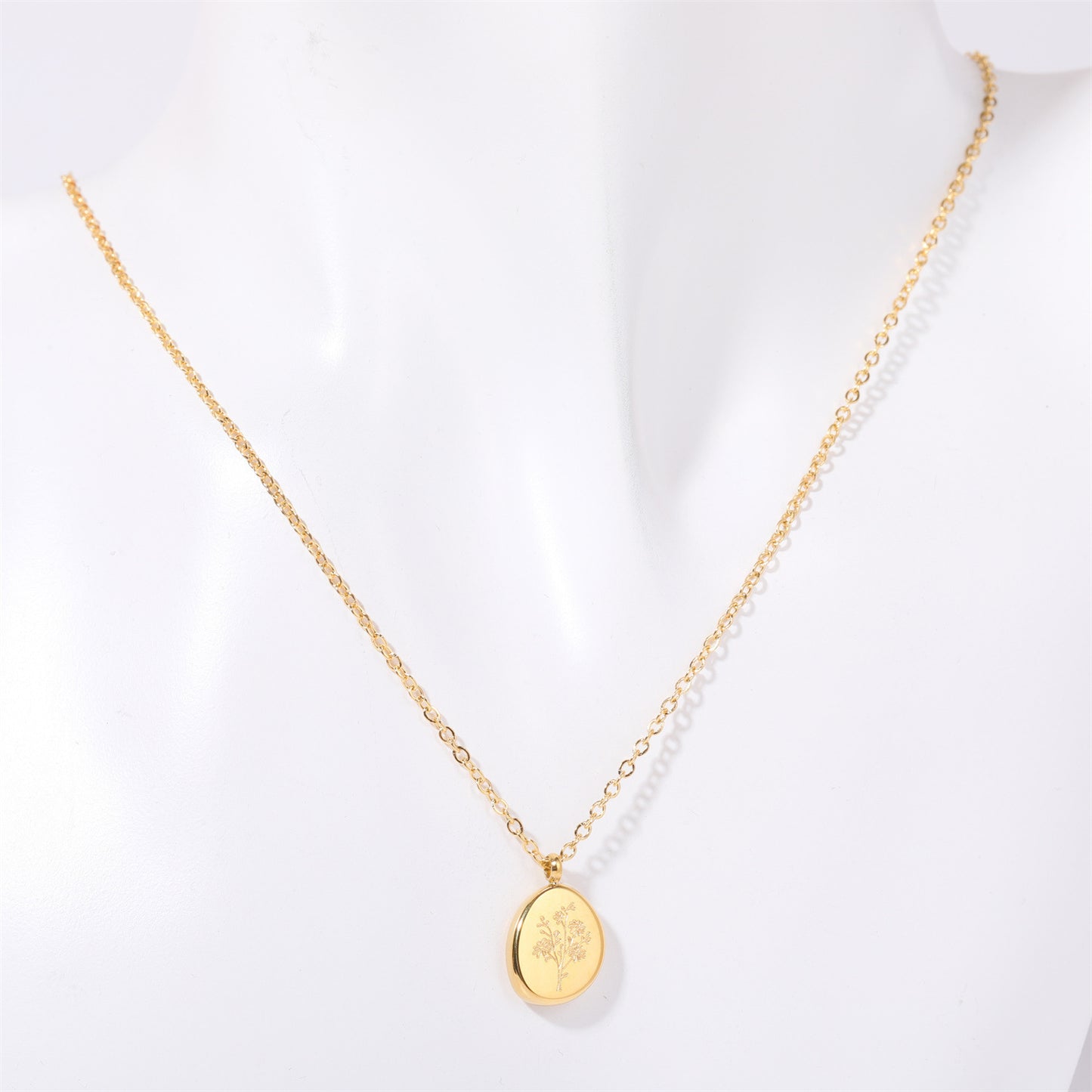 Geometric Oval Pendant Necklace in Titanium Steel with 18K Gold Plating for Women and Men