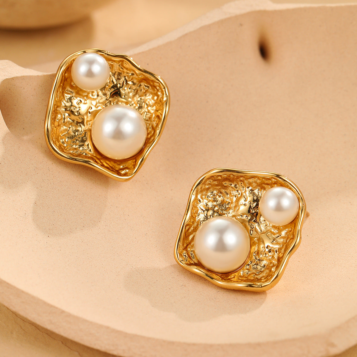 Orecchini a perno da donna in acciaio inossidabile placcato oro 18K con motivo floreale alla moda, onda e forme geometriche