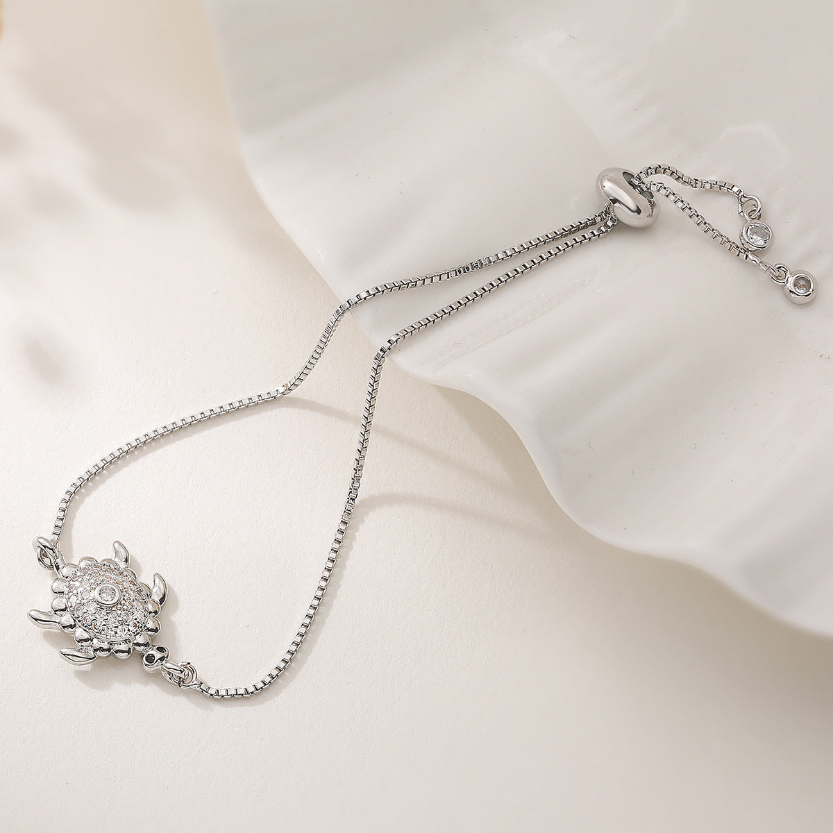 Vintage Luxury Geometric Animal Micro-Inlaid Cubic Zirconia Brass Turtle Bracelet for Women