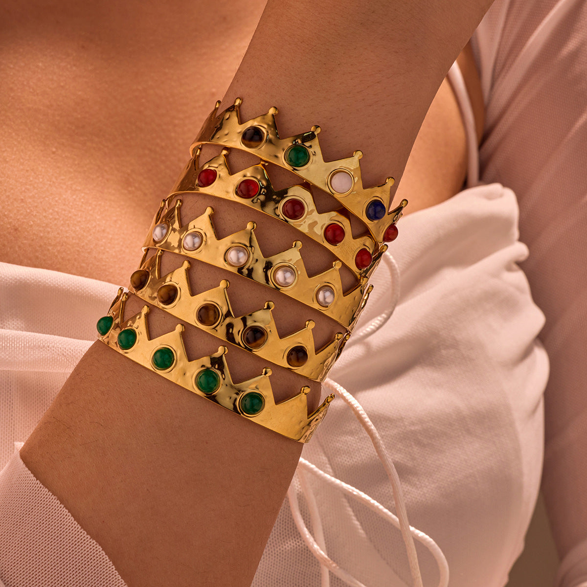 Pulsera de moda minimalista de acero de titanio para mujer con incrustaciones de piedra natural y perlas, brazalete de acero inoxidable electrochapado