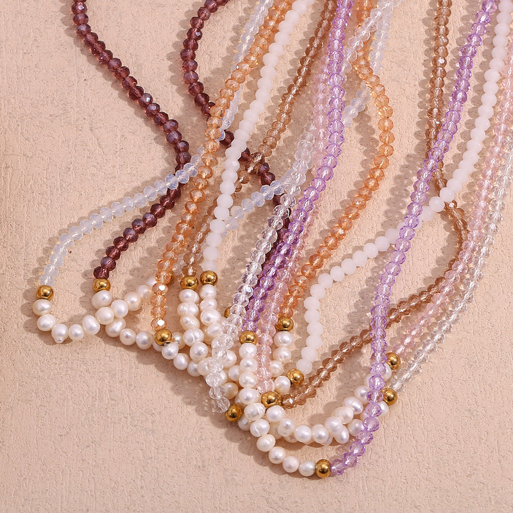 Collana Pendente Geometrica alla Moda in Acciaio Inossidabile da Donna con Pendente in Acciaio al Titanio, Finitura Placcata, Perle d'Acqua Dolce e Cristalli Taglio Leggero