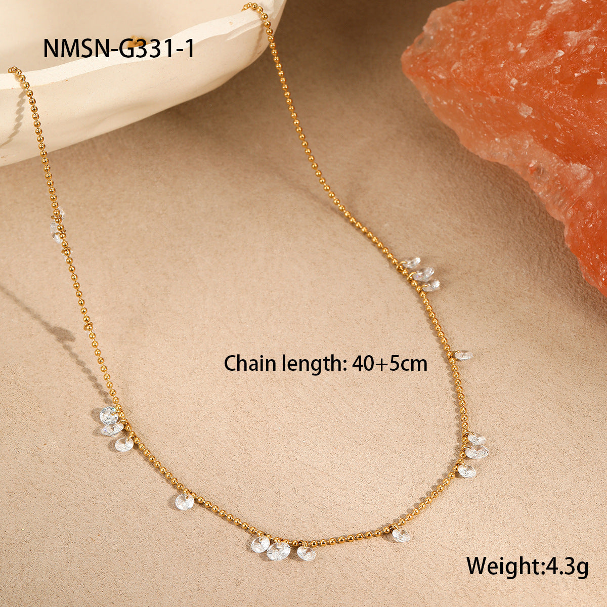 Collana da donna a clavicola minimalista geometrica in acciaio al titanio impreziosita da zirconia con placcatura in oro 18 carati
