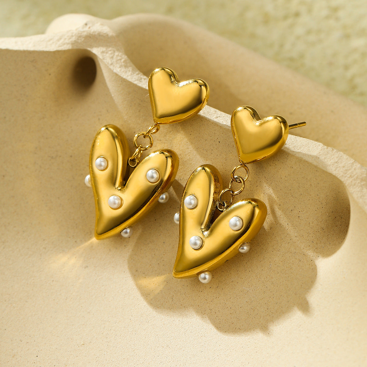 Fashionable Geometric Glossy Heart-Shaped Stainless Steel Earrings with Pearl Inlay for Women