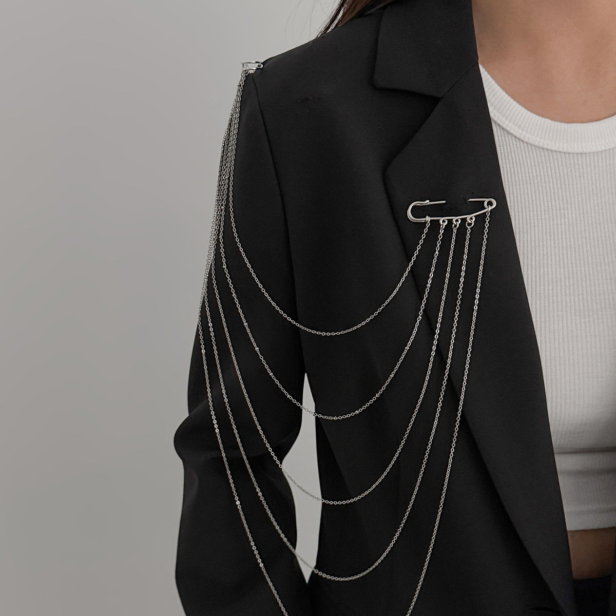 Hip-hop Star Plated Iron Brooch with Tassel Chain for Women