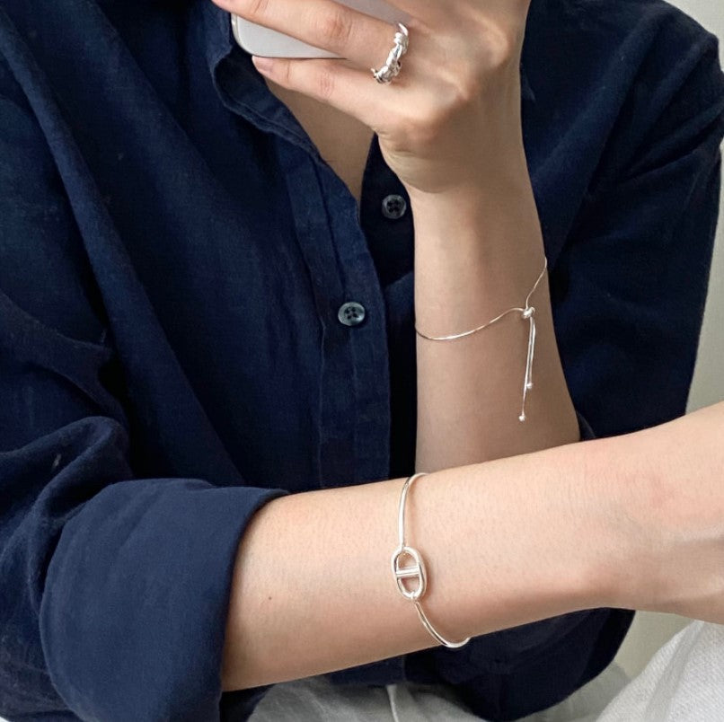 Pulsera de cadena de serpiente minimalista de plata de ley 925 para mujer con acabado chapado