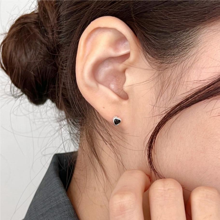 Minimalist Heart-Shaped 925 Sterling Silver Stud Earrings with Multicolor Cubic Zirconia Inlay