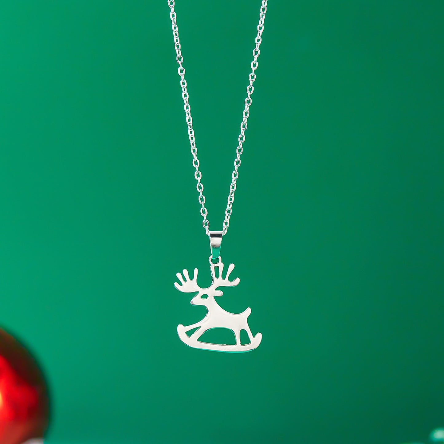 Collar Colgante de Árbol de Navidad Minimalista en Acero de Titanio con Acabado Chapado en Cadena O para Uso Festivo Unisex