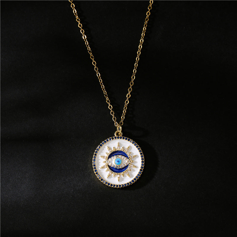 Collana con ciondolo a Occhio di Allah geometrico minimalista da donna in rame con smalto e incastonatura a micro-pavé su catena a O