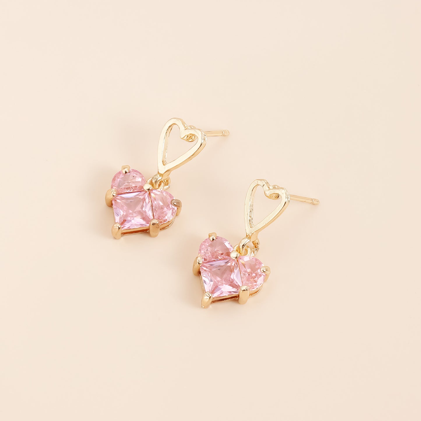 Vintage Style Heart-Shaped Zirconia Stud Earrings in Zinc Alloy with Electroplated Finish for Women