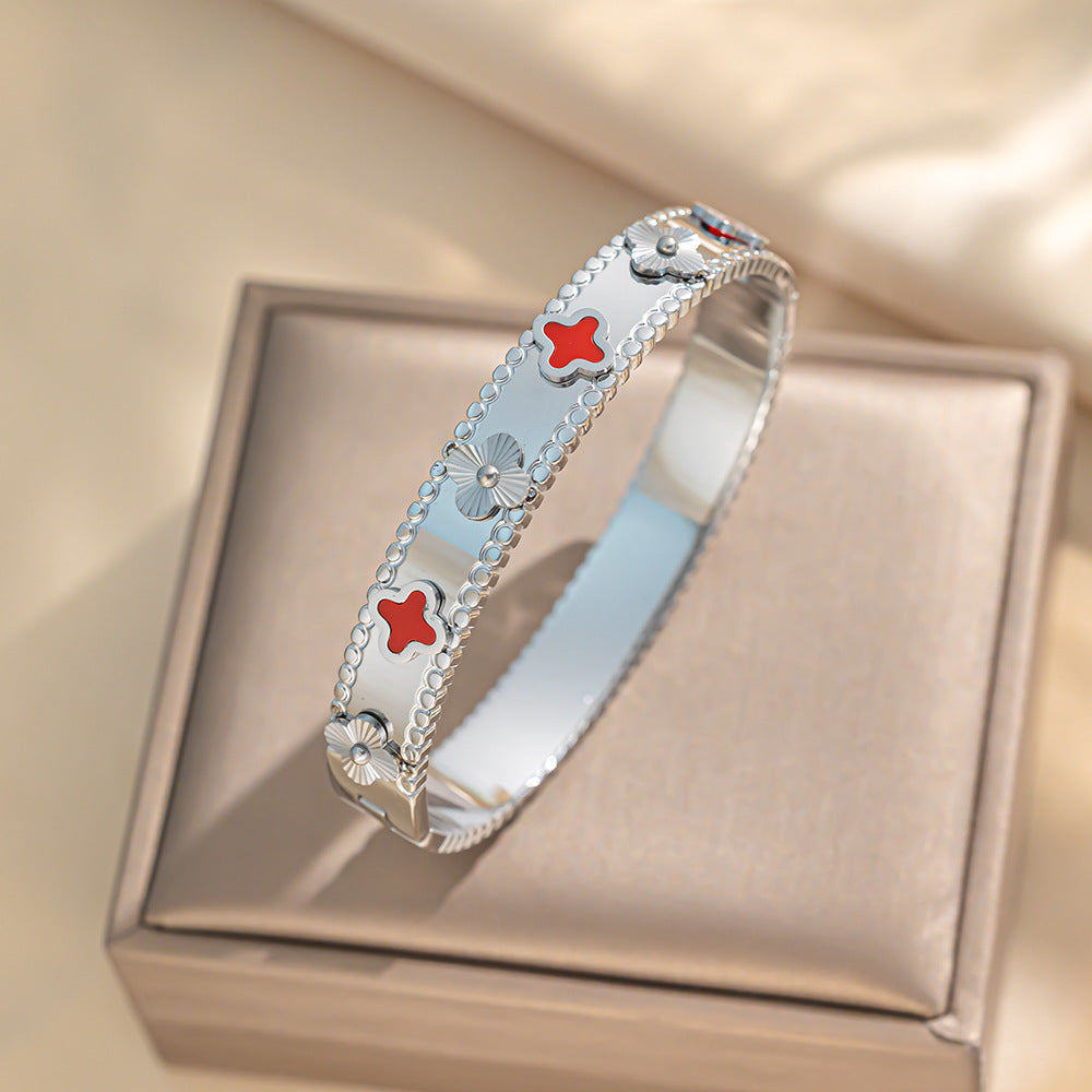 Bracciale da donna in acciaio al titanio a forma di quadrifoglio con intarsio in madreperla, stile minimalista