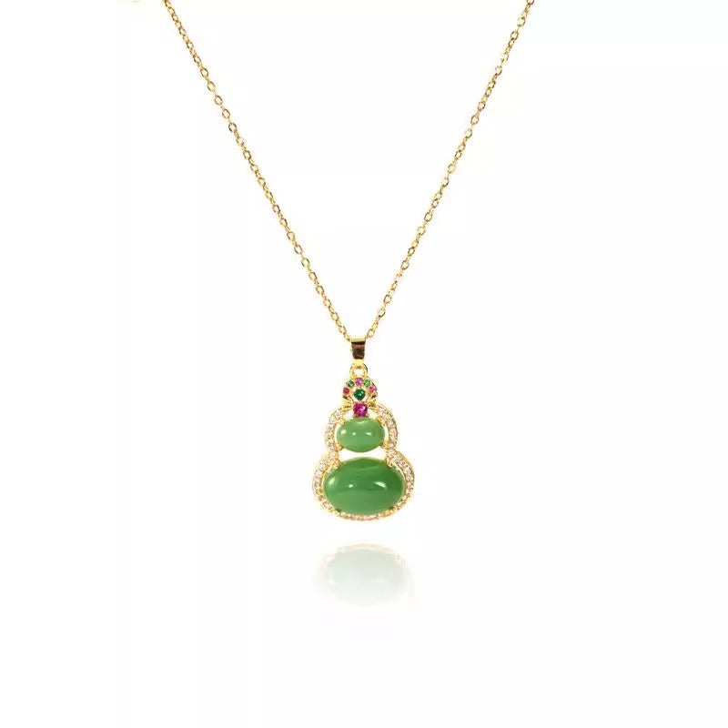 Collana con Pendente Geometrico Minimalista in Acciaio al Titanio con Charm in Rame Placcato Oro e Accenti di Strass