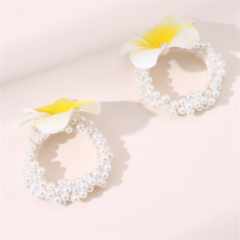 Anello per Capelli in Tessuto Bicolore Color Crema Minimalista e Carino con Perla Artificiale e Fiore di Frangipane per Bambini