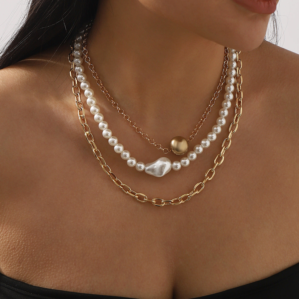 Collar de aleación minimalista con perlas y diseño geométrico, acabado chapado para mujer