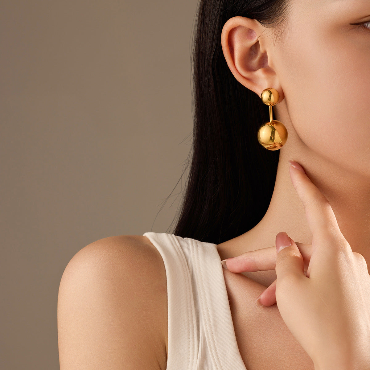 Orecchini da donna geometrici minimalisti in acciaio inossidabile con finitura placcata e design a doppia sfera
