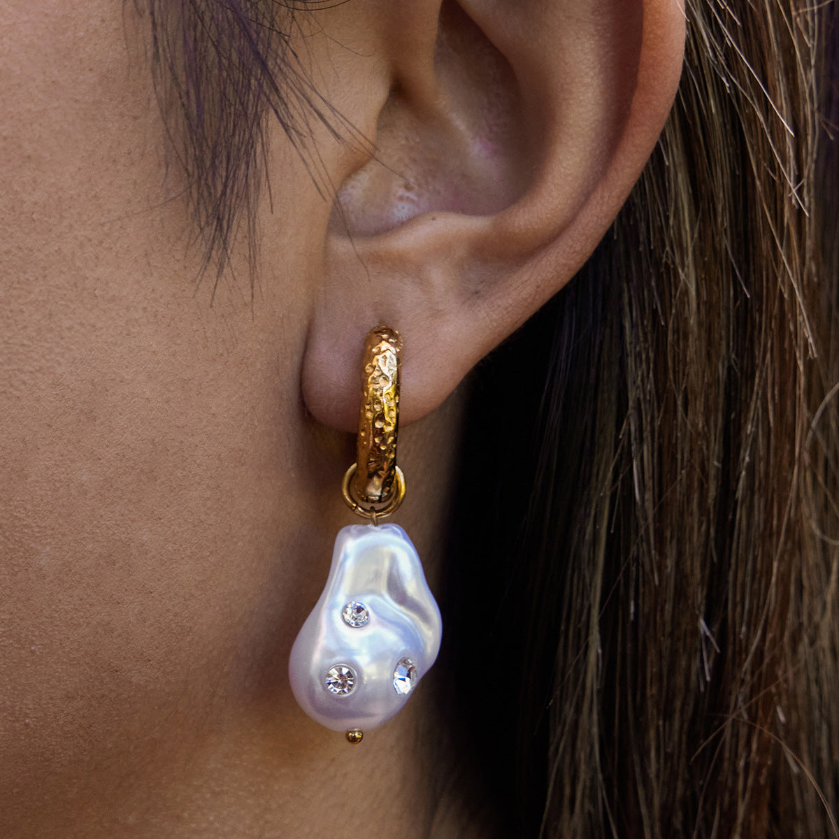 Orecchini Minimalisti Geometrici in Acciaio Inossidabile da Donna con Accenti di Perle in Resina e Intarsi di Strass