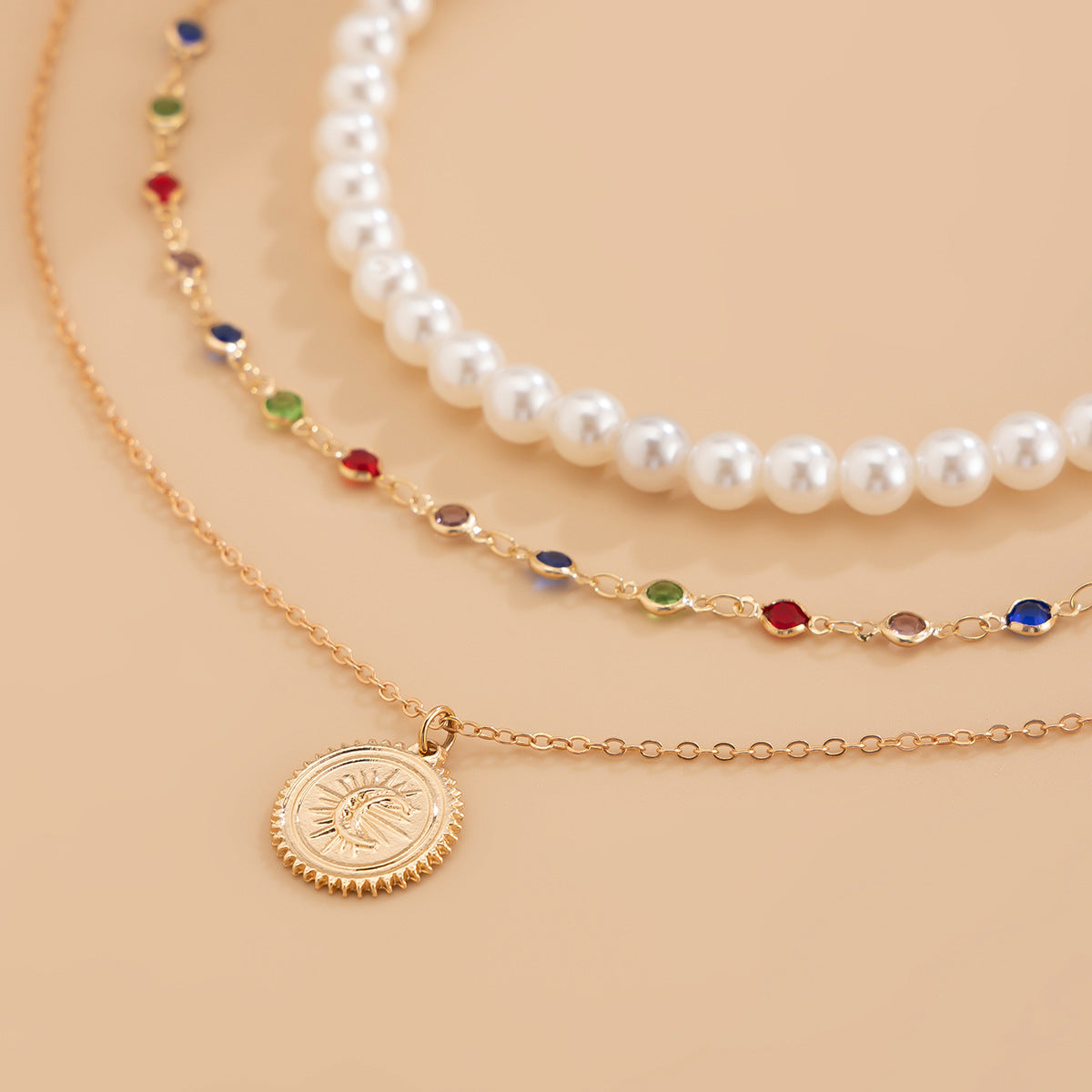 Minimalist Multi-Layer Faux Pearl Beaded Necklace with Round Geometric Alloy Pendant for Women