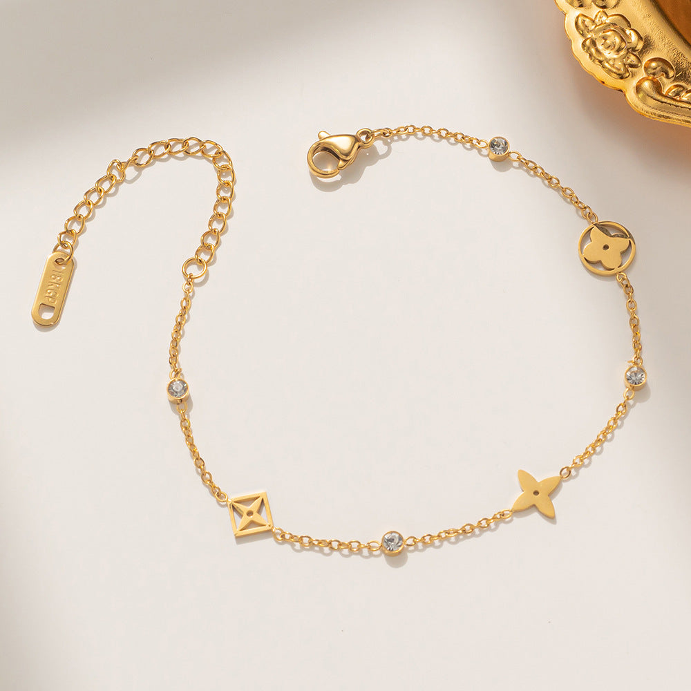 Pulsera Minimalista de Trébol de Cuatro Hojas para Mujer de Acero Inoxidable Chapado en Oro Rosa de 18K con Diseño de Letras y Números