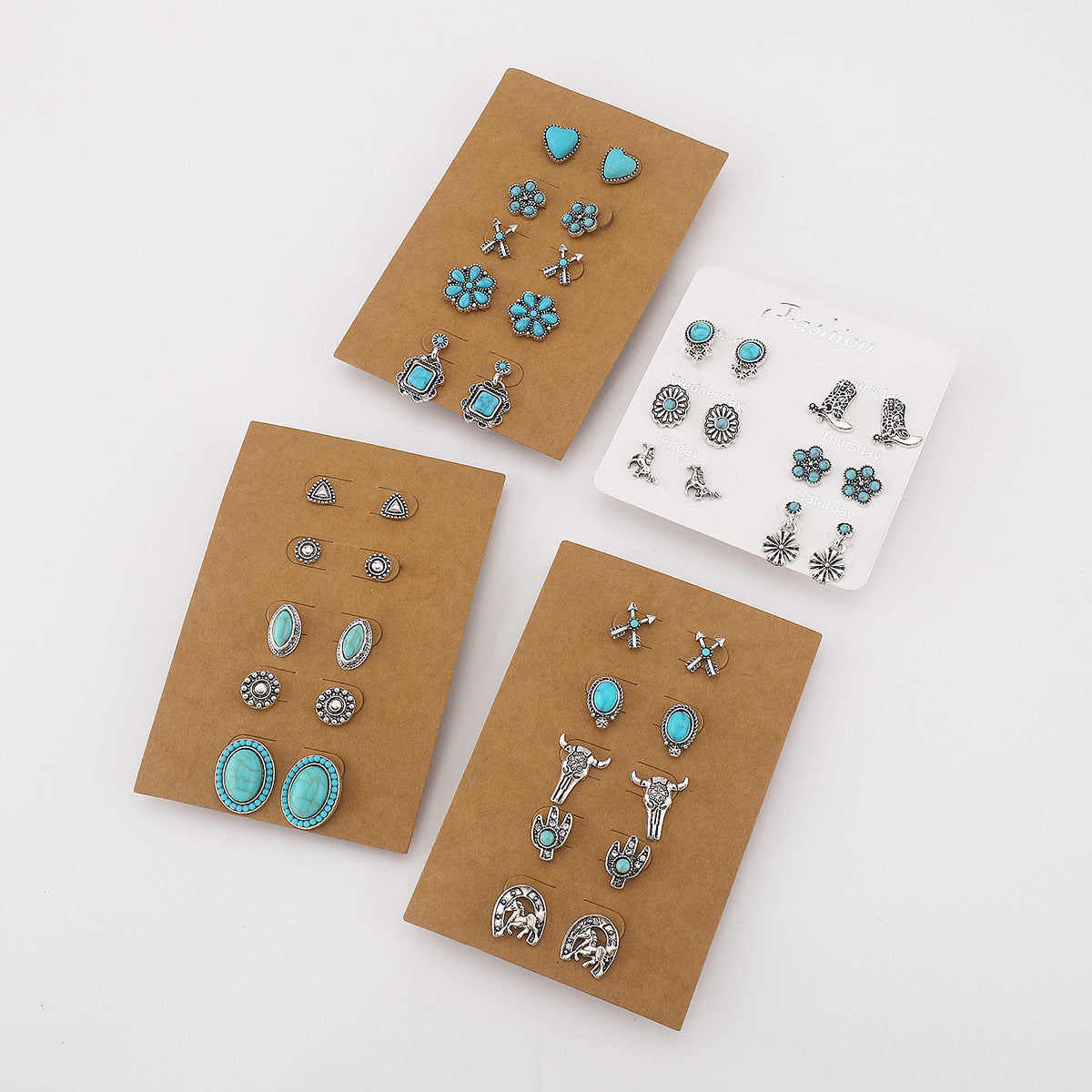 Set di Orecchini Pendenti Geometrici a Goccia in Stile Vintage Etnico a Cuore con Intarsio di Turchese e Finitura Placcata in Lega