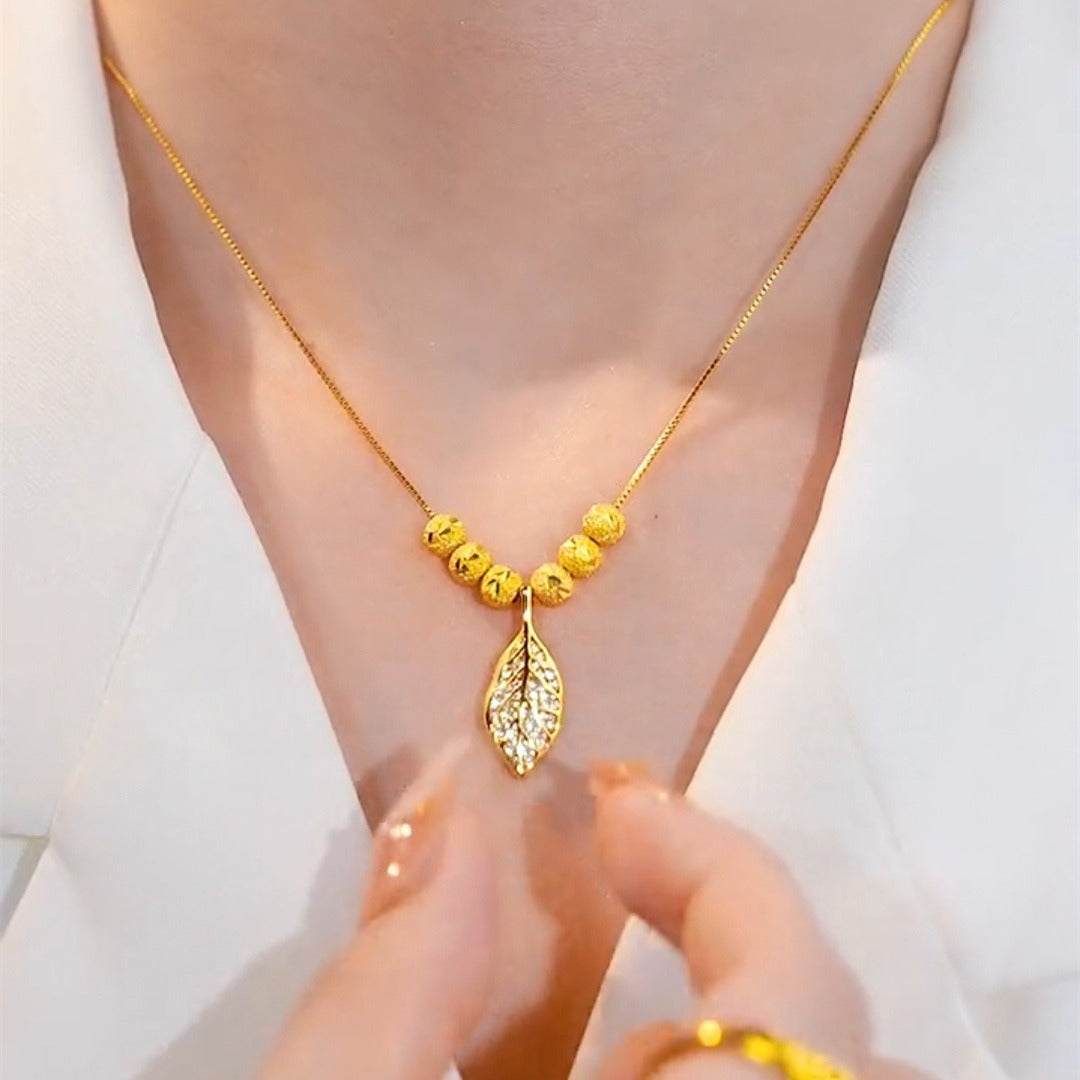Original Design Irregular Pendant Necklace for Women in Titanium Steel with Plated Gold Finish