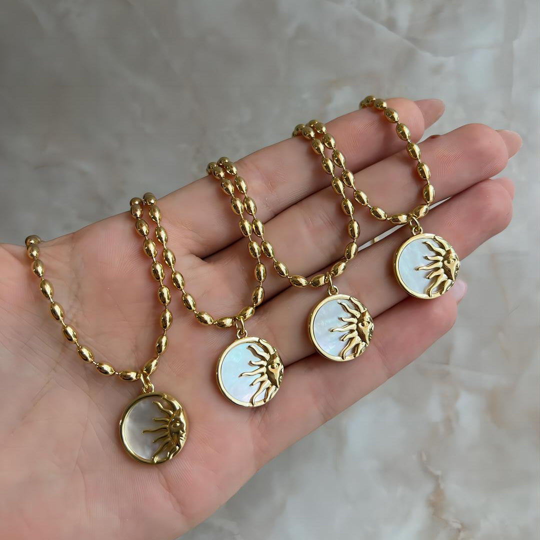 Collar Redondo con Moneda 3D Retro de Sol y Luna que Brilla en la Oscuridad, de Acero Inoxidable con Chapado en Oro de 18K, Cadena a la Clavícula con Destellos