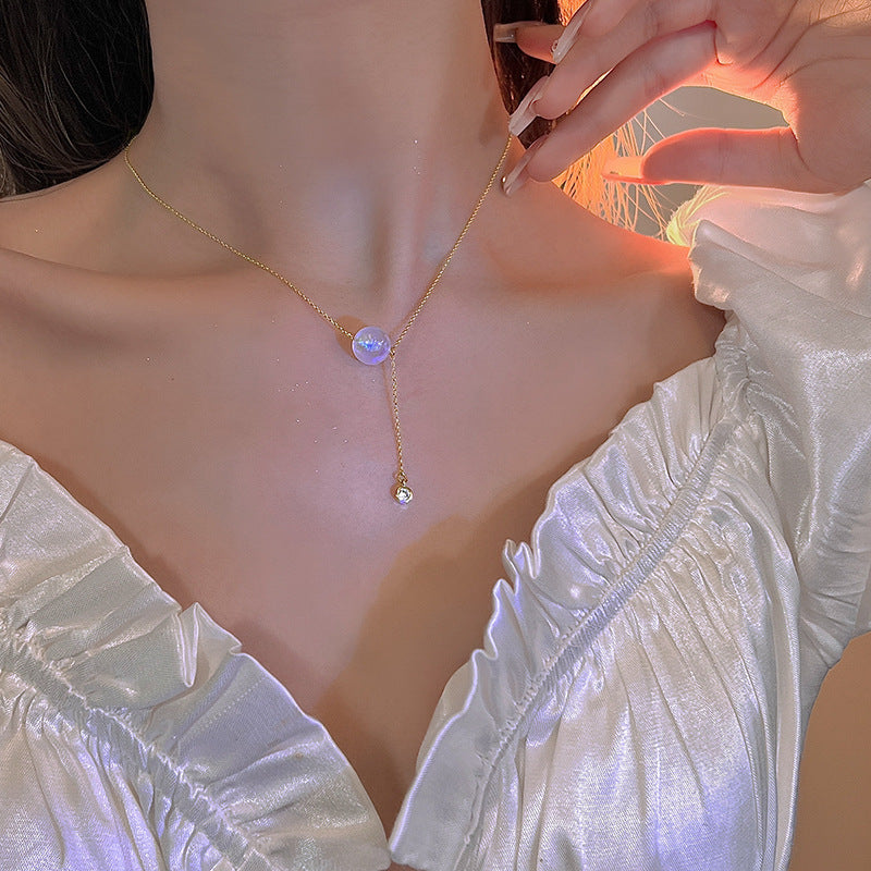 Collana da donna con ciondolo sirena perlato e cristallo, design originale, in acciaio al titanio con finitura placcata