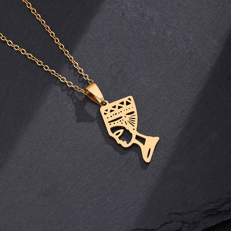 Collana con pendente Nefertiti, regina d'Egitto, alla moda, geometrica, in acciaio al titanio placcato, da donna con catena a maglie ovali