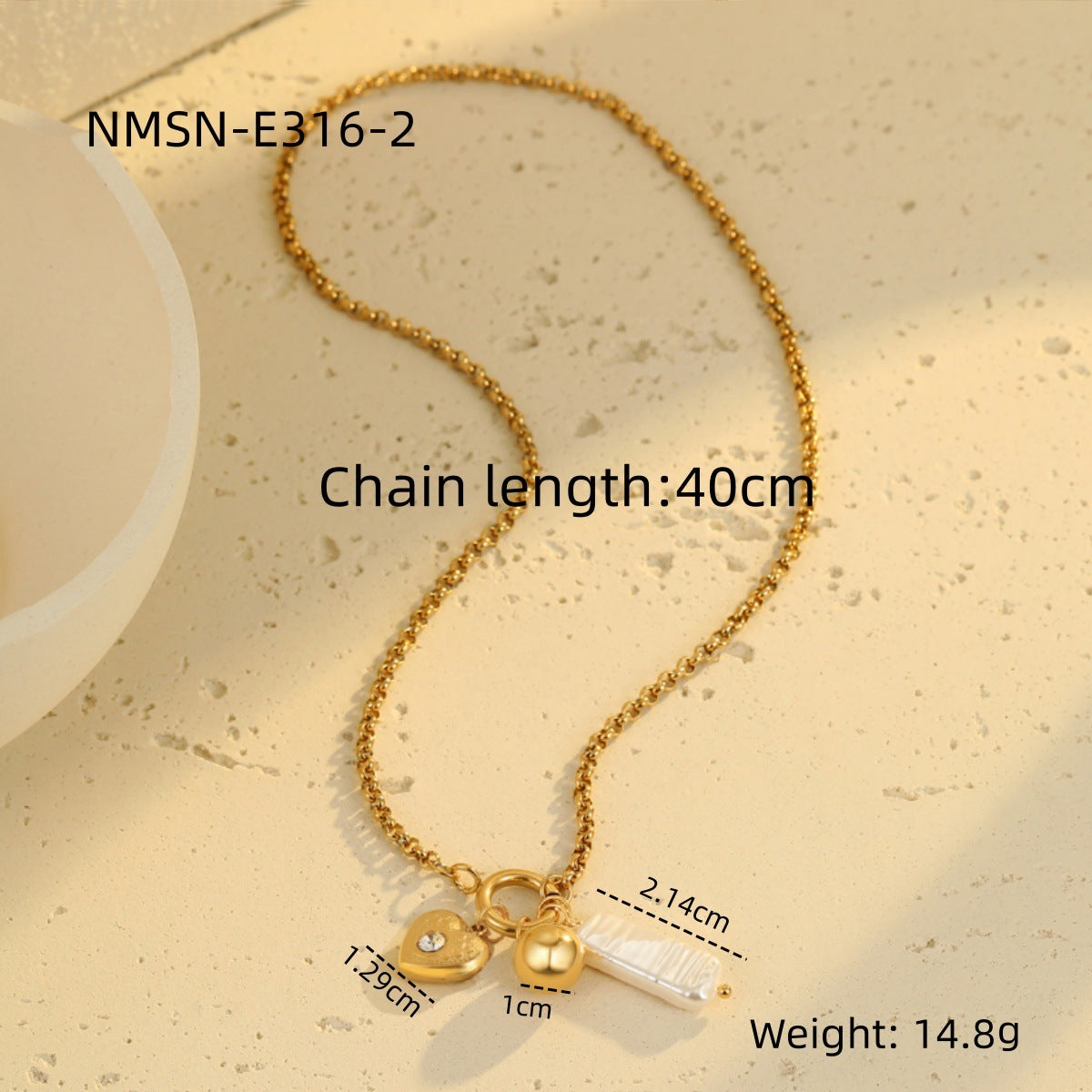 Elegante collar de acero inoxidable chapado en forma de corazón para mujer con diseño geométrico minimalista