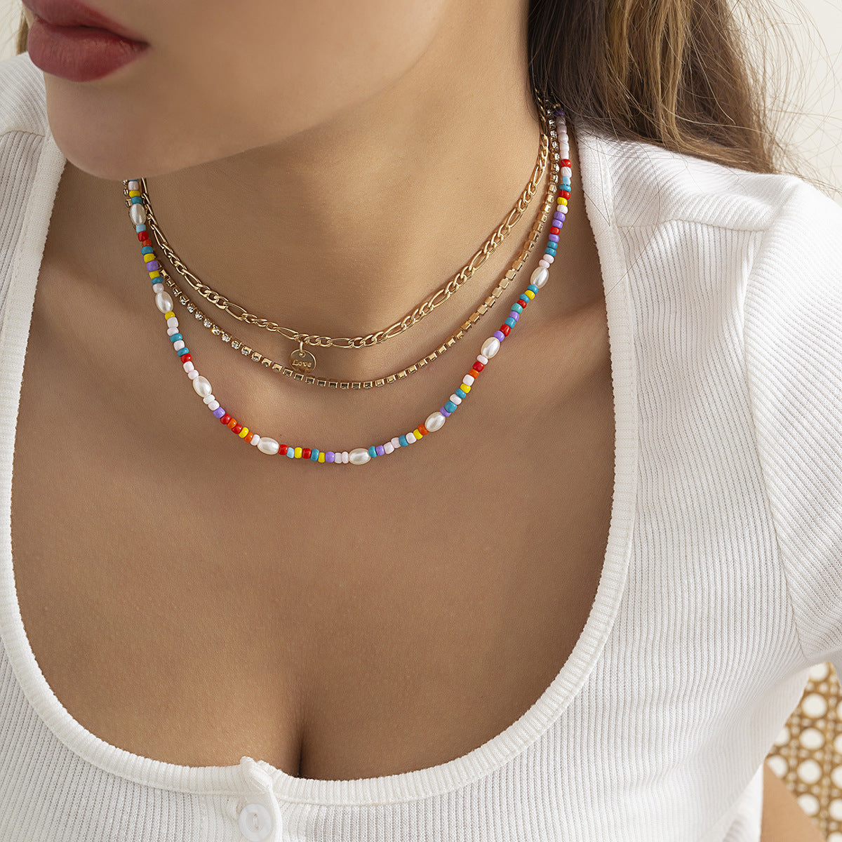 Collar Minimalista con Colgante de Letra, de Aleación con Acabado Chapado y Diseño Multicapa