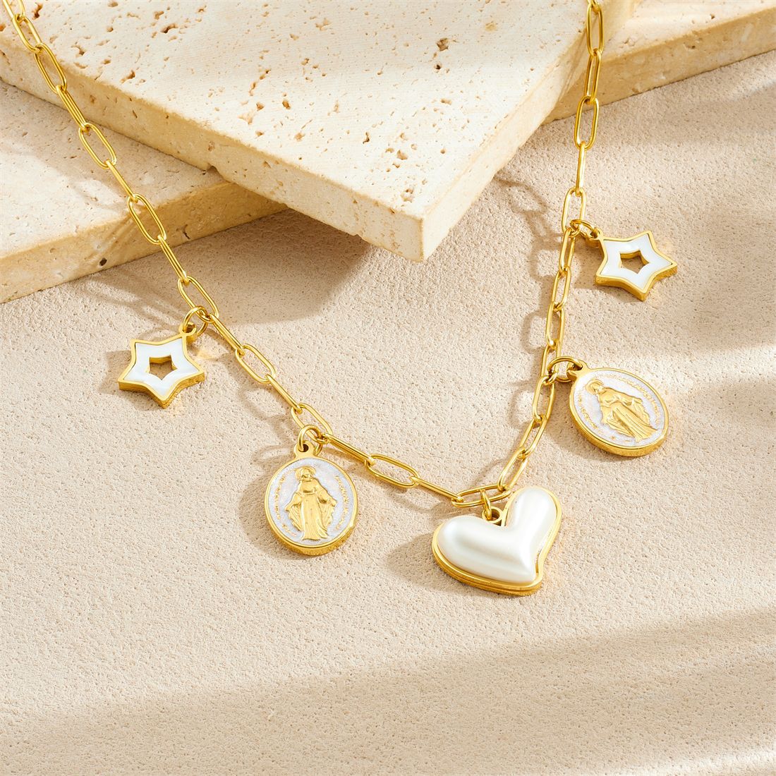 Vintage Luxury Gold Plated Stainless Steel Necklace with Round Heart Star Pearl Pendant for Women