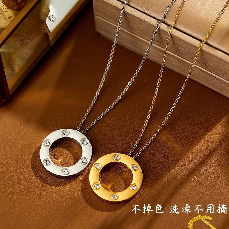 Collana Minimalista Rotonda con Pendente in Acciaio al Titanio Placcato per Donne e Uomini, Girocollo a Strati Ipoallergenico con Moneta Spessa, Gioiello Regalo di Compleanno